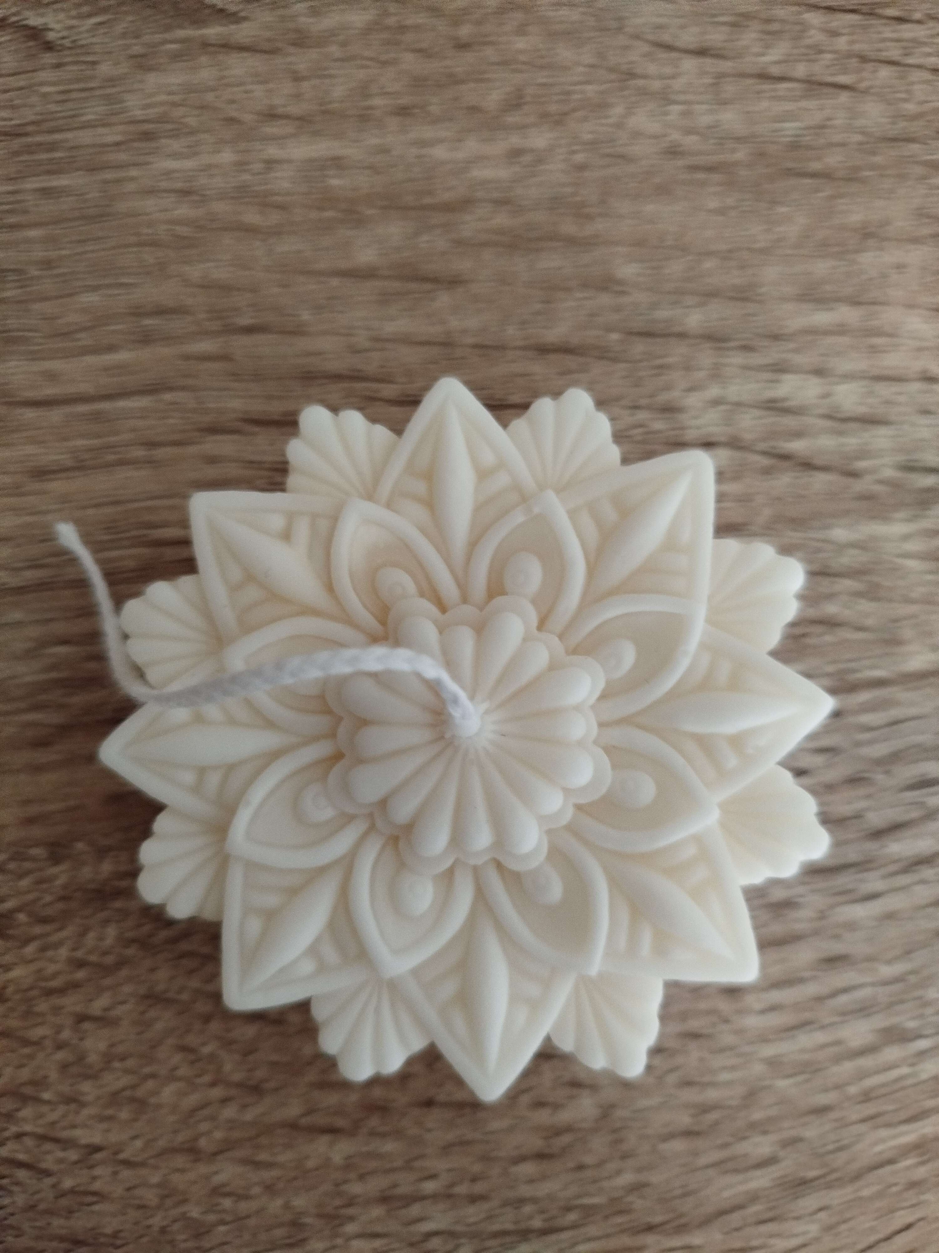 Bougie Mandala Fleur de coton