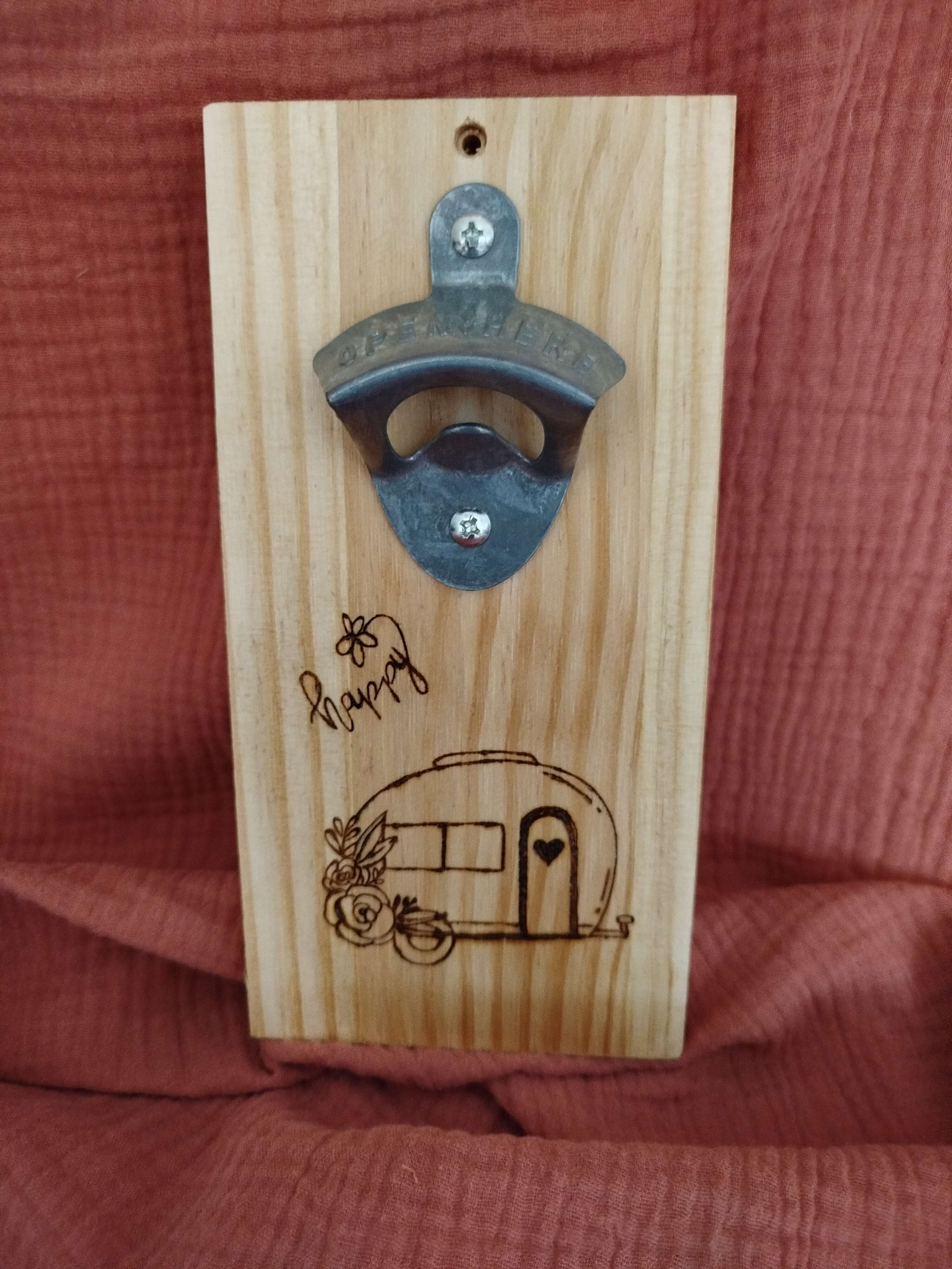 Décapsuleur mural Caravane